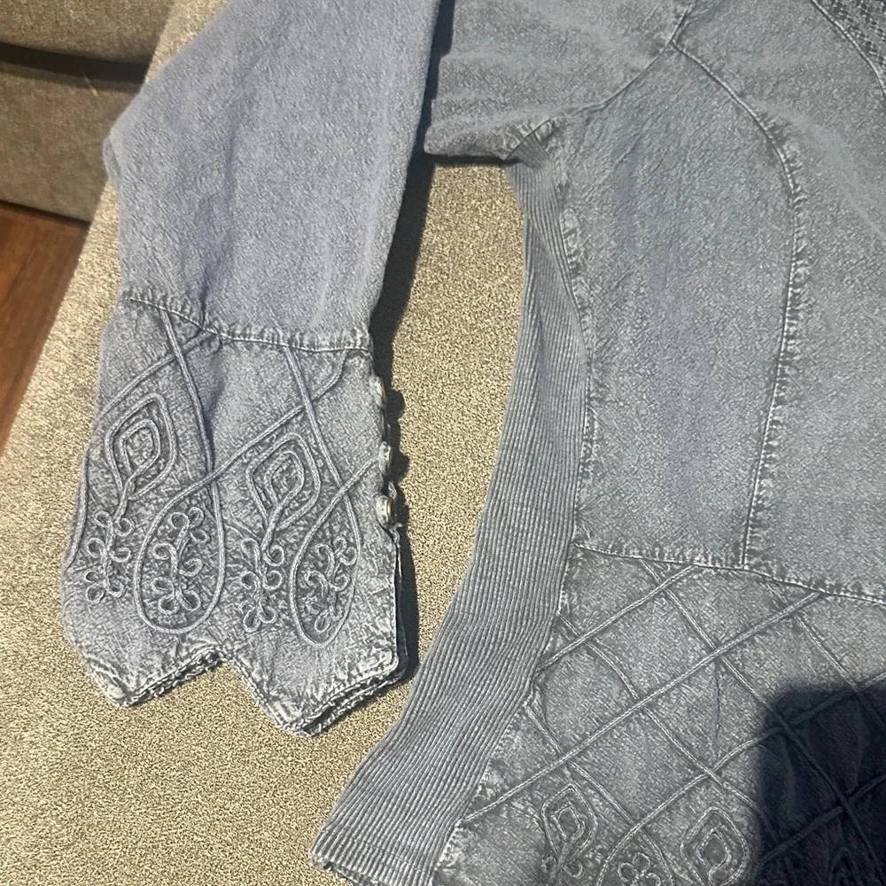 Large 100% Cotton Blue Denim Button-Up Shirt Boho tribal vibes super cute - Picture 6 of 17